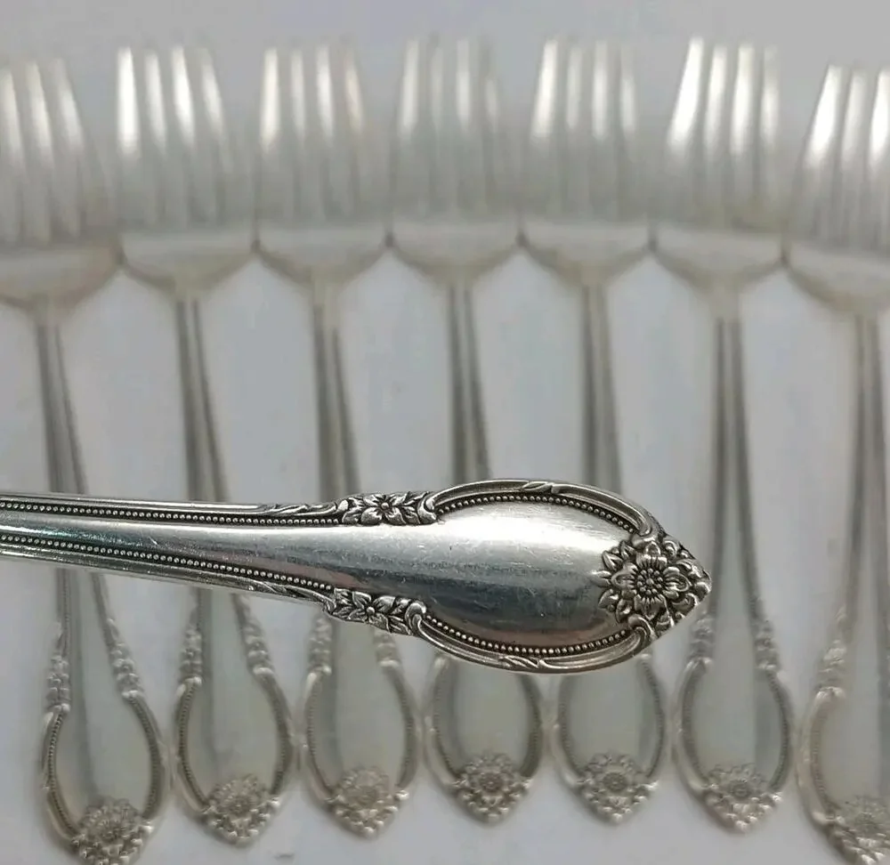 8X SF 1847 Rogers Bros IS Remembrance Silverplate Silverware Salad Forks